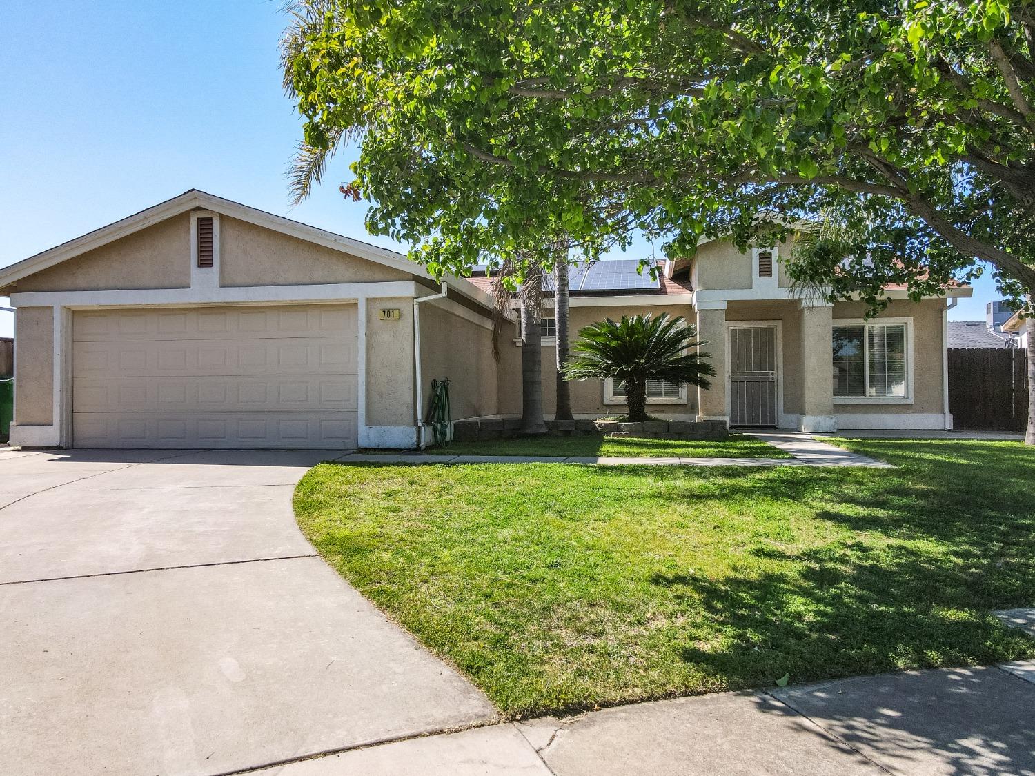 Photo of 701 Palmer Pl in Atwater, CA