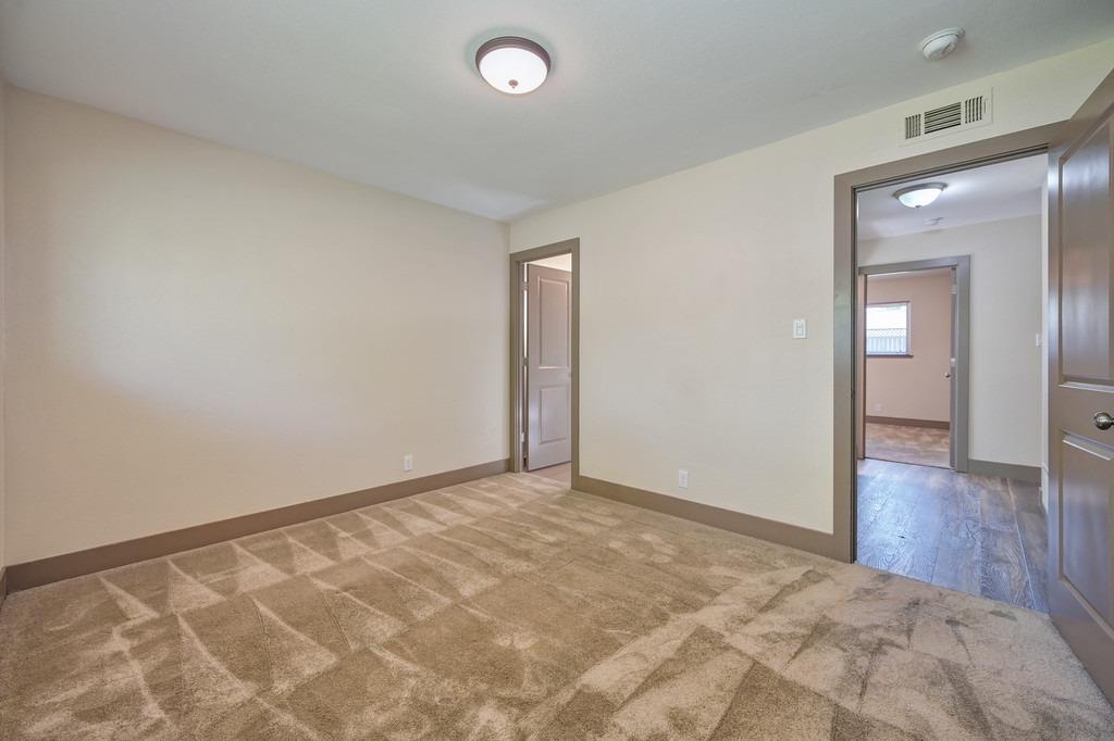 Detail Gallery Image 17 of 39 For 2532 Clearlake Way, Sacramento,  CA 95826 - 3 Beds | 2 Baths