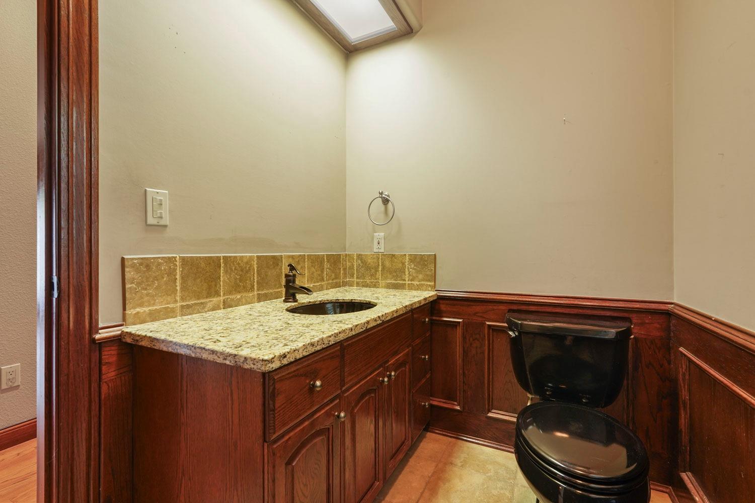 Detail Gallery Image 26 of 73 For 2410 Brittany Ct, Lodi,  CA 95242 - 4 Beds | 4/1 Baths