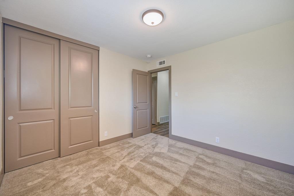 Detail Gallery Image 18 of 39 For 2532 Clearlake Way, Sacramento,  CA 95826 - 3 Beds | 2 Baths