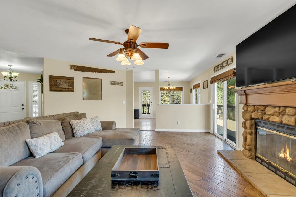 Detail Gallery Image 11 of 63 For 5939 Davidson Ct, Valley Springs,  CA 95252 - 3 Beds | 2 Baths