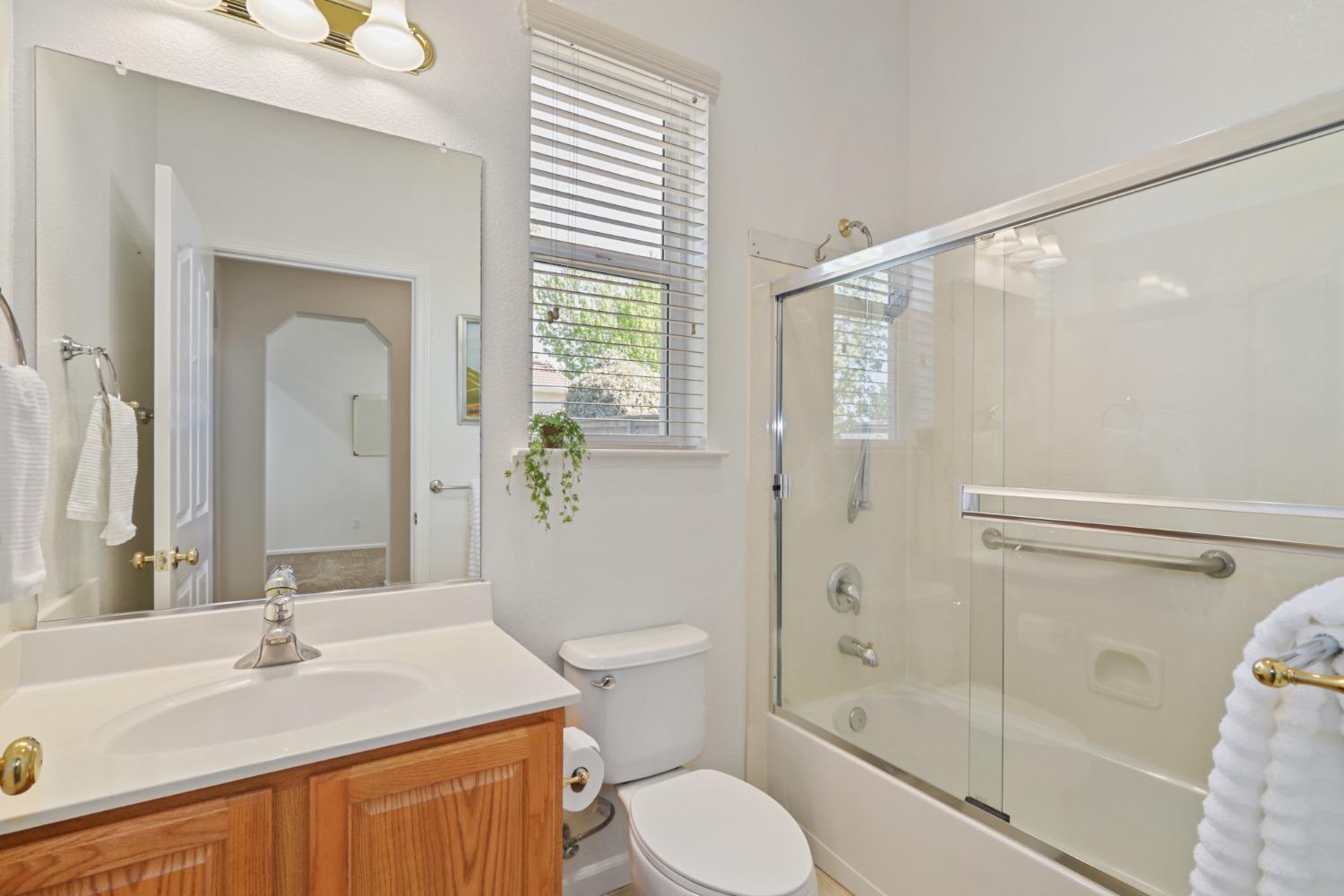 Detail Gallery Image 36 of 74 For 11 Palazzo Pl, Sacramento,  CA 95835 - 2 Beds | 2 Baths