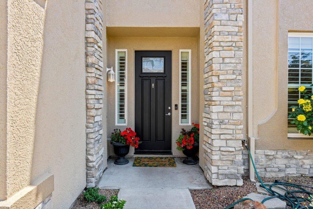 Detail Gallery Image 5 of 60 For 6500 Aster Ct, Rocklin,  CA 95765 - 5 Beds | 2/1 Baths