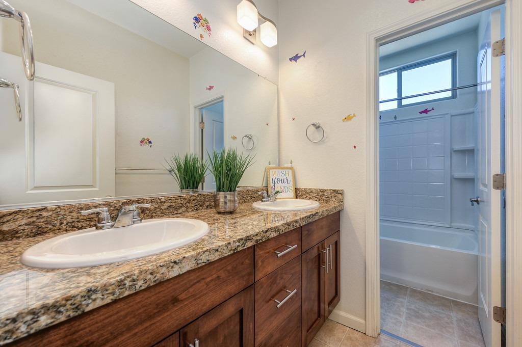 Detail Gallery Image 15 of 31 For 3743 Immaculata Way, Sacramento,  CA 95838 - 4 Beds | 2/1 Baths