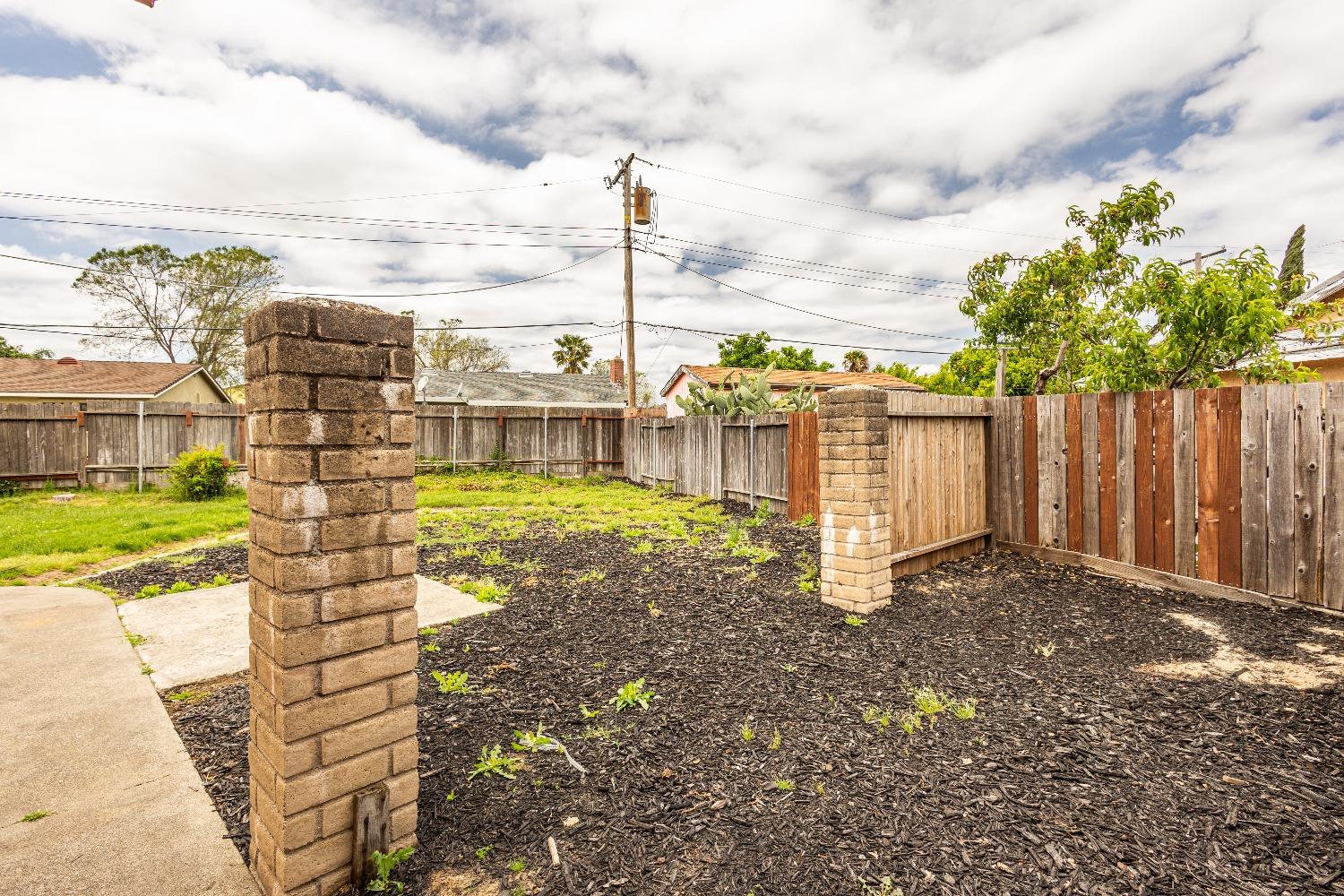 Detail Gallery Image 26 of 29 For 4627 Bruning Ct, Sacramento,  CA 95823 - 3 Beds | 2 Baths