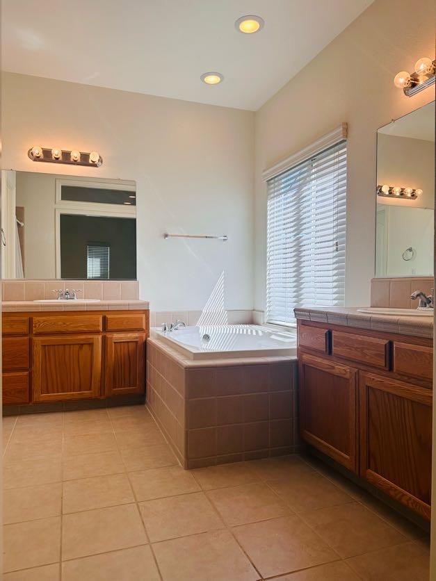 Detail Gallery Image 12 of 13 For 5169 W Hunter Ave, Fresno,  CA 93722 - 4 Beds | 2 Baths