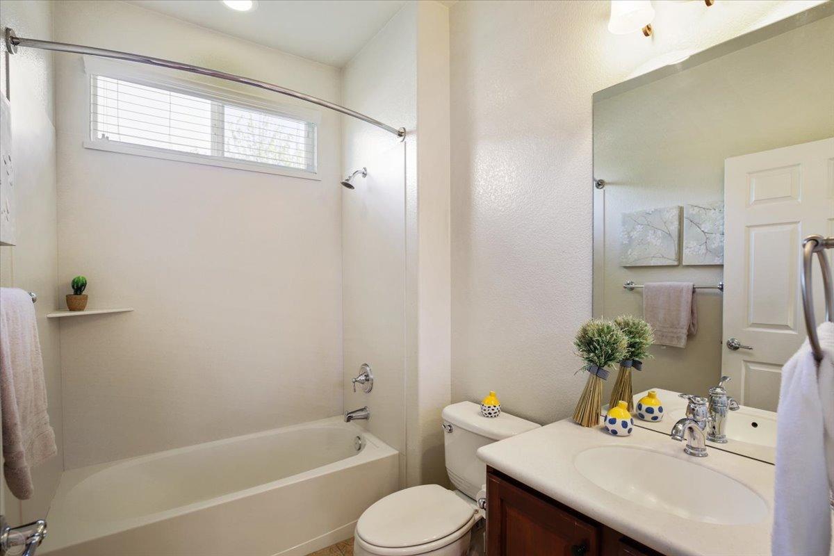 Detail Gallery Image 30 of 86 For 2336 Pepper Tree Ln, Manteca,  CA 95336 - 2 Beds | 2 Baths