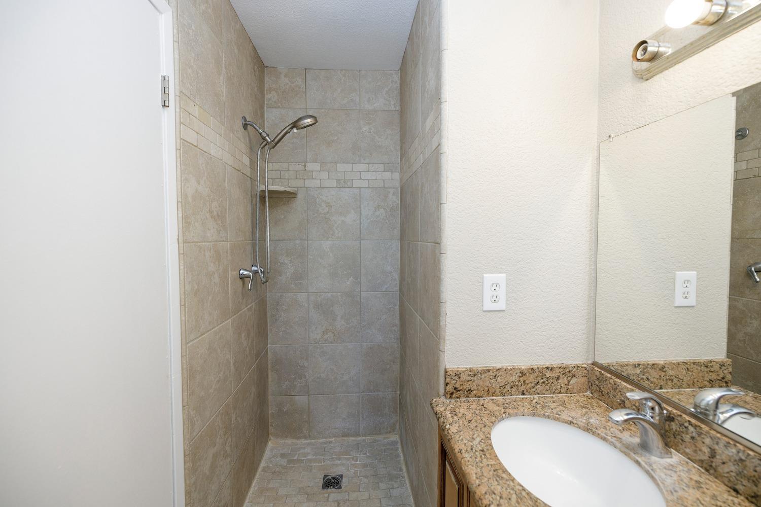 Detail Gallery Image 24 of 39 For 4932 Brooklyn Ct, Modesto,  CA 95357 - 3 Beds | 2 Baths