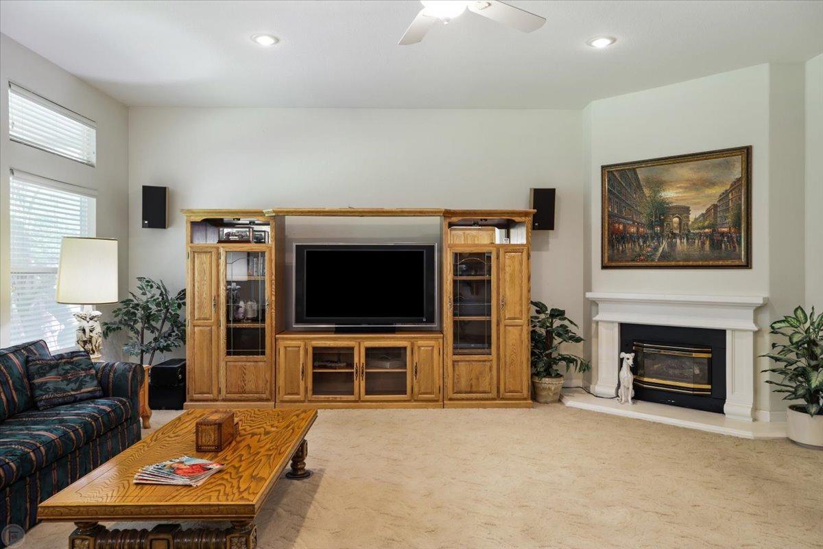 Detail Gallery Image 17 of 49 For 1087 Spring Meadow Dr, Manteca,  CA 95336 - 3 Beds | 2/1 Baths