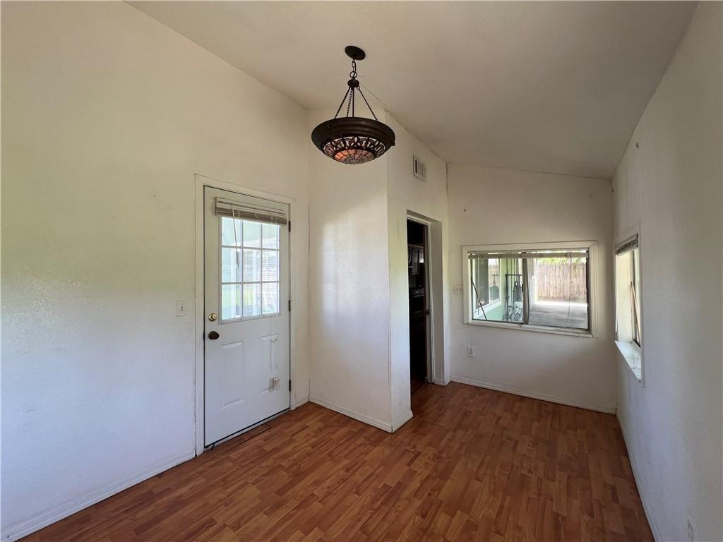 Detail Gallery Image 3 of 21 For 2520 Mckee Rd, Merced,  CA 95340 - 2 Beds | 1 Baths
