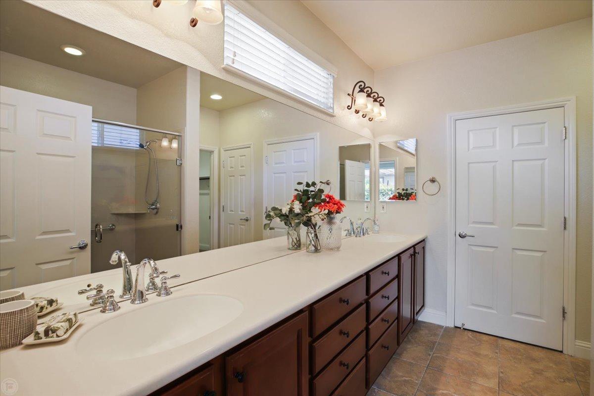 Detail Gallery Image 25 of 86 For 2336 Pepper Tree Ln, Manteca,  CA 95336 - 2 Beds | 2 Baths