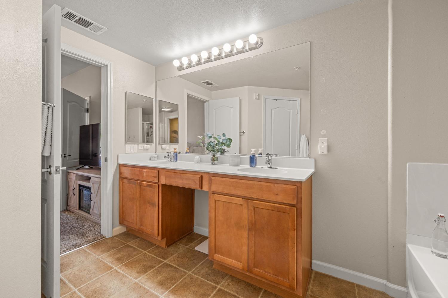 Detail Gallery Image 34 of 50 For 1307 Milano Dr #3,  West Sacramento,  CA 95691 - 2 Beds | 2 Baths