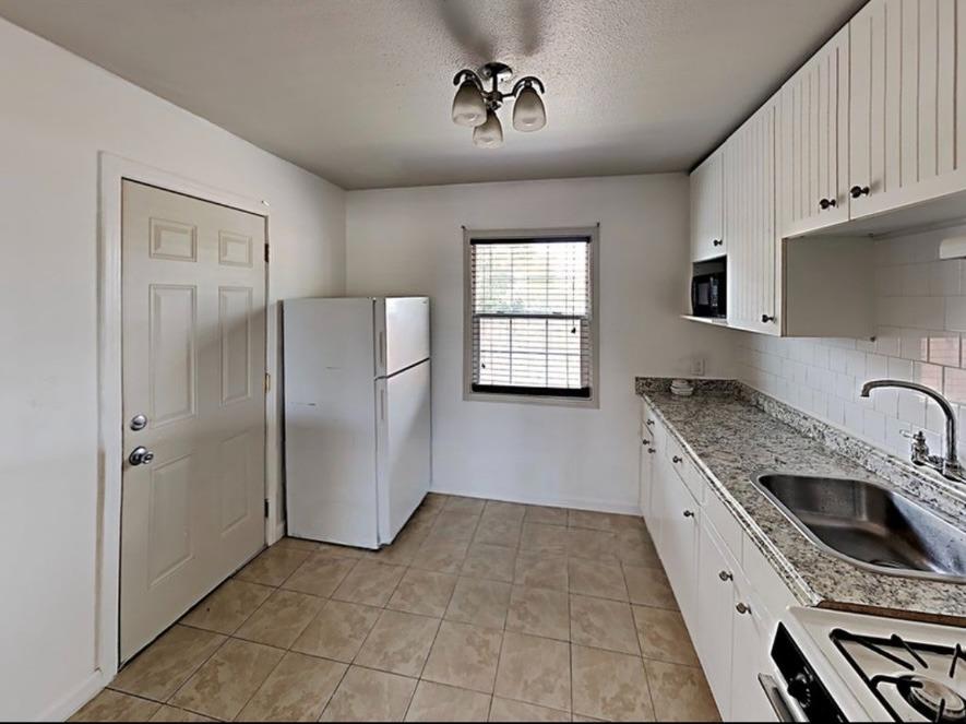 Detail Gallery Image 5 of 24 For 3308 Ramona Ave, Sacramento,  CA 95826 - – Beds | – Baths