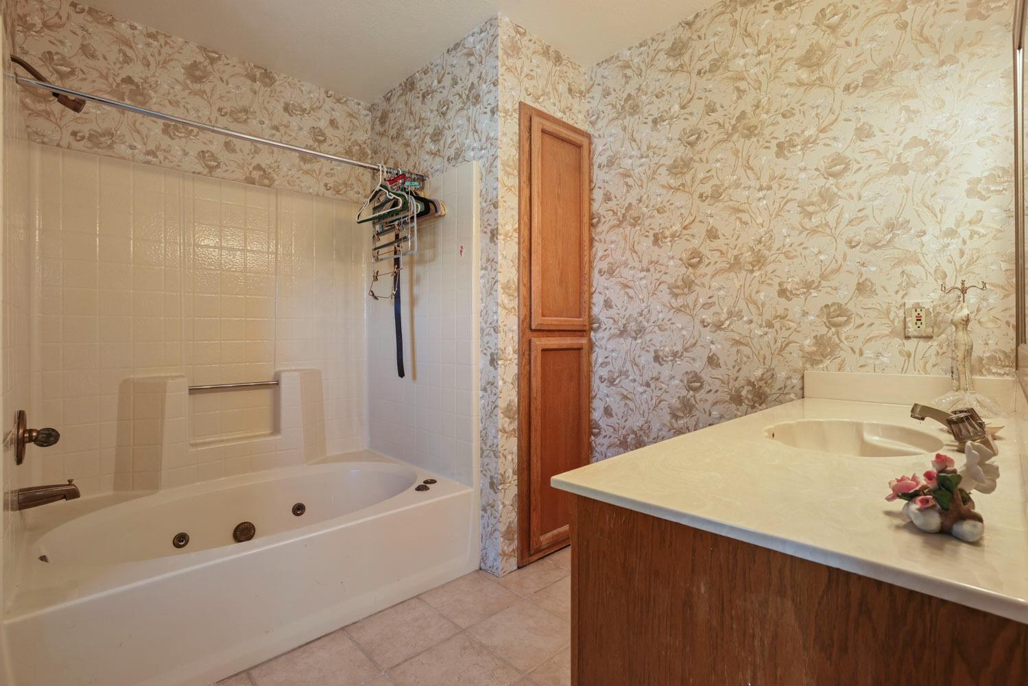 Detail Gallery Image 9 of 40 For 648 Saint Andrews Rd, Valley Springs,  CA 95252 - 3 Beds | 2 Baths