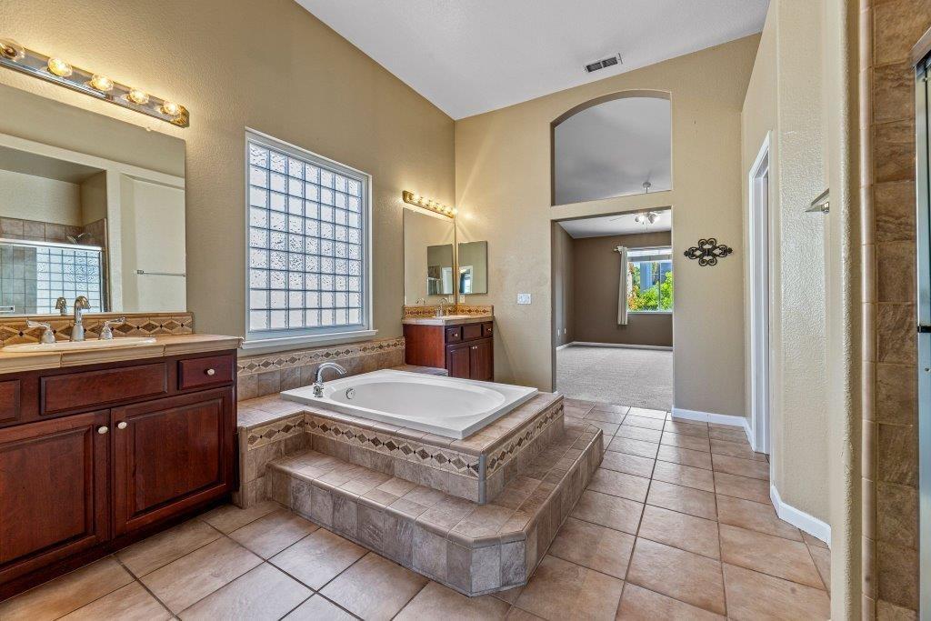 Detail Gallery Image 40 of 60 For 6500 Aster Ct, Rocklin,  CA 95765 - 5 Beds | 2/1 Baths