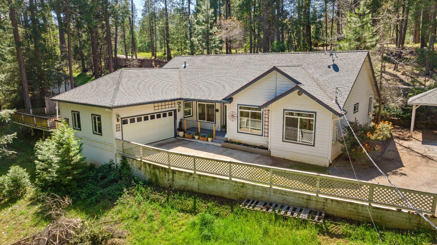 Photo of 13243 Howald Ln in Grass Valley, CA