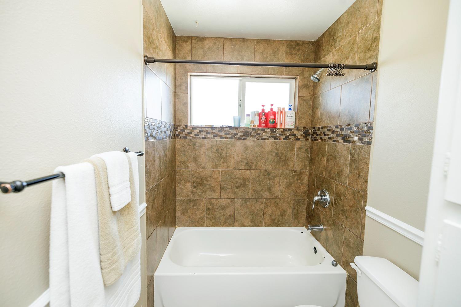 Detail Gallery Image 14 of 16 For 19890 Campbell St, Hilmar,  CA 95324 - 3 Beds | 2 Baths