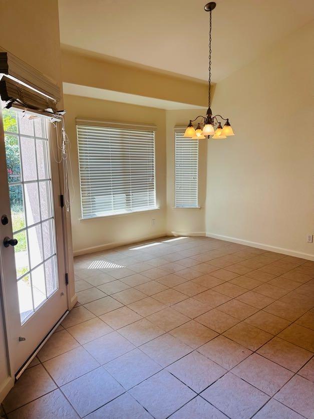 Detail Gallery Image 6 of 13 For 5169 W Hunter Ave, Fresno,  CA 93722 - 4 Beds | 2 Baths