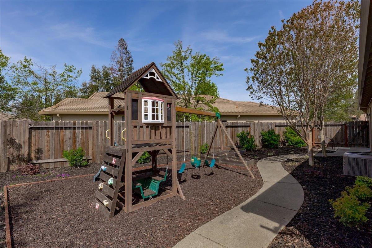 Detail Gallery Image 37 of 58 For 1323 Hartley Way, Folsom,  CA 95630 - 3 Beds | 2 Baths