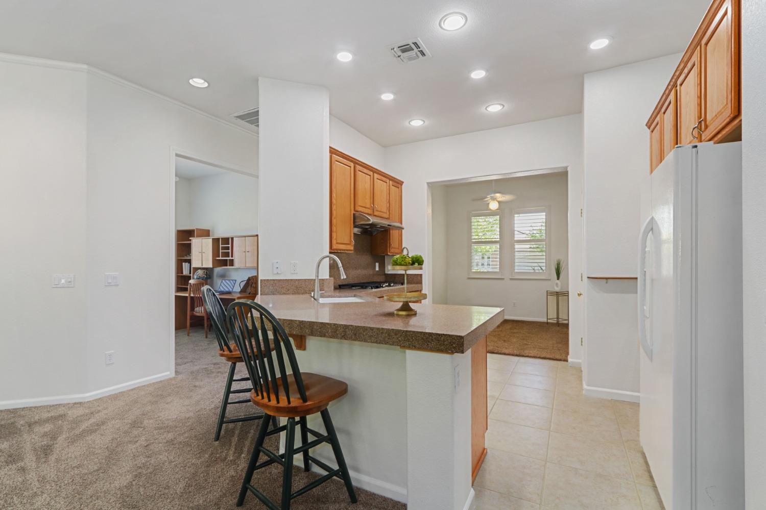 Detail Gallery Image 16 of 74 For 11 Palazzo Pl, Sacramento,  CA 95835 - 2 Beds | 2 Baths