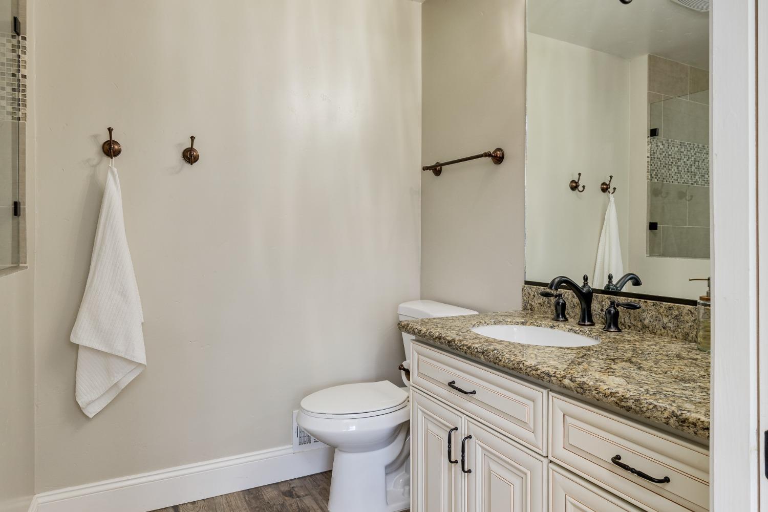 Detail Gallery Image 22 of 35 For 9845 Valley Pines Dr, Folsom,  CA 95630 - 3 Beds | 2 Baths