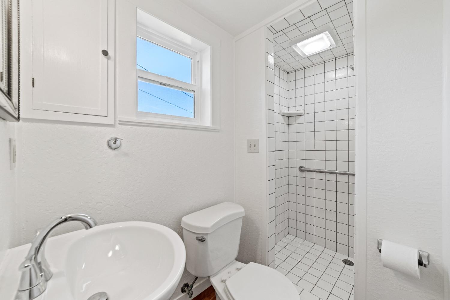 Detail Gallery Image 20 of 44 For 240 Walnut St, Jackson,  CA 95642 - 3 Beds | 2/1 Baths