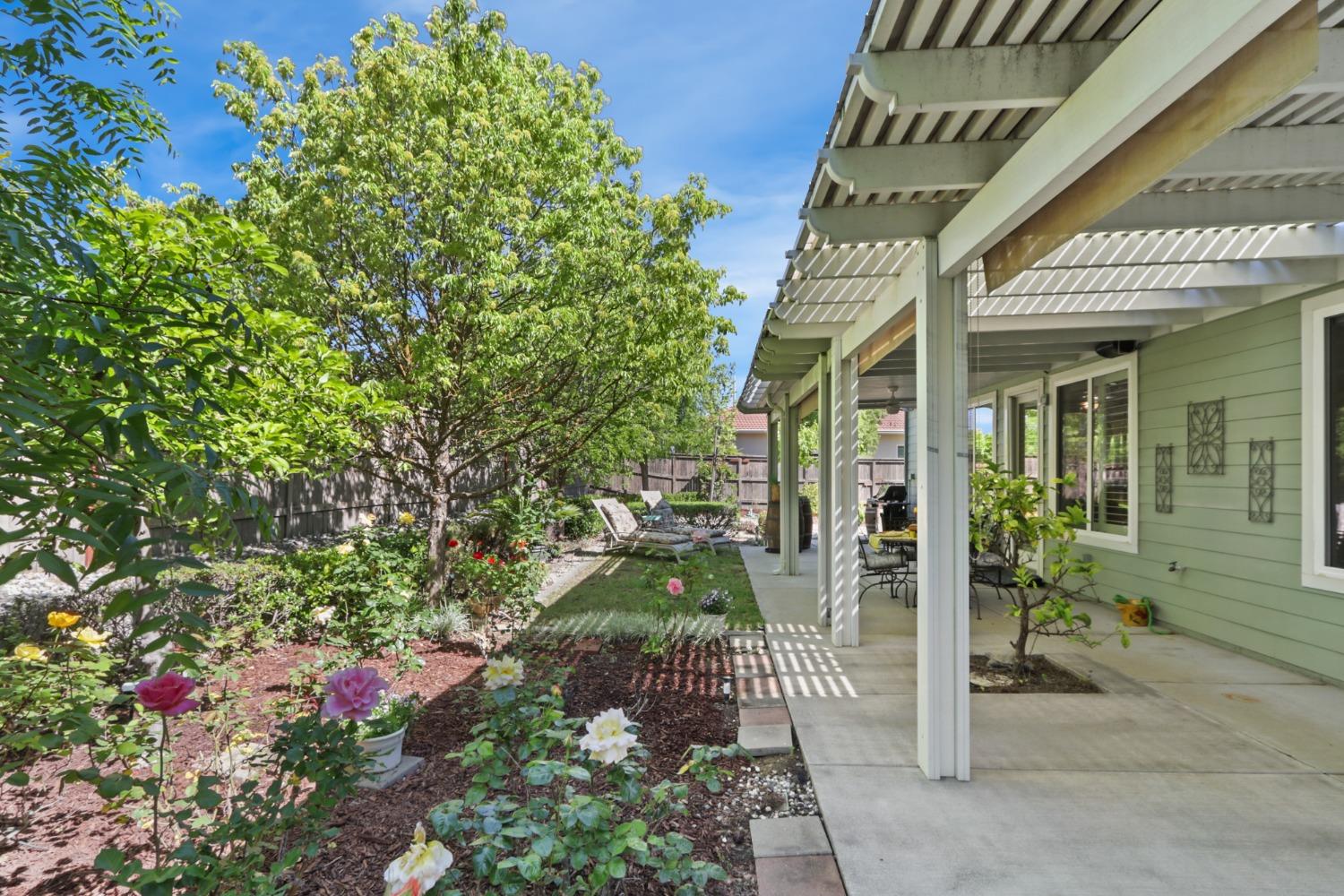 Detail Gallery Image 7 of 74 For 11 Palazzo Pl, Sacramento,  CA 95835 - 2 Beds | 2 Baths