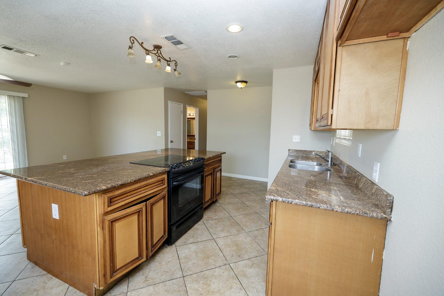 Detail Gallery Image 19 of 39 For 4932 Brooklyn Ct, Modesto,  CA 95357 - 3 Beds | 2 Baths