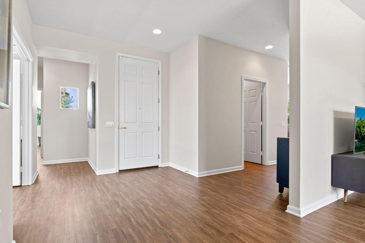Detail Gallery Image 10 of 51 For 2056 Stonecrest Ln, Lincoln,  CA 95648 - 2 Beds | 2 Baths