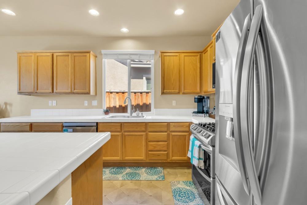 Detail Gallery Image 7 of 45 For 3014 Mojave Dr, West Sacramento,  CA 95691 - 3 Beds | 2 Baths
