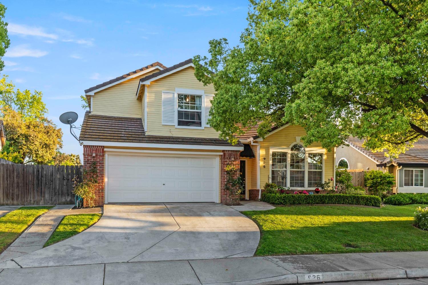 Photo of 926 Lourence Dr in Tracy, CA