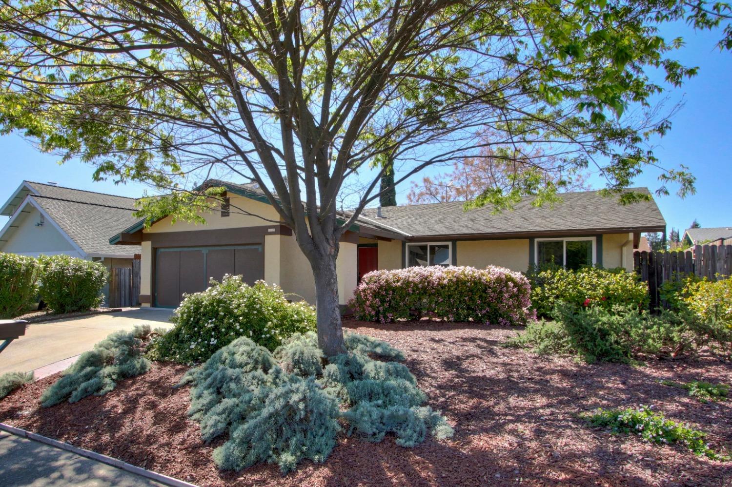 Detail Gallery Image 1 of 36 For 5920 Trawler Way, Citrus Heights,  CA 95621 - 3 Beds | 2 Baths