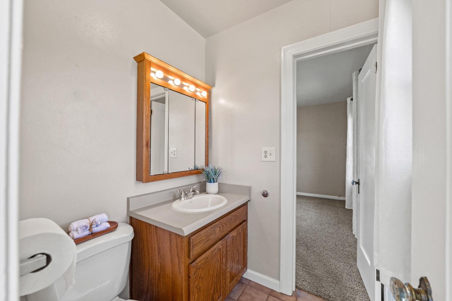 Detail Gallery Image 13 of 44 For 240 Walnut St, Jackson,  CA 95642 - 3 Beds | 2/1 Baths