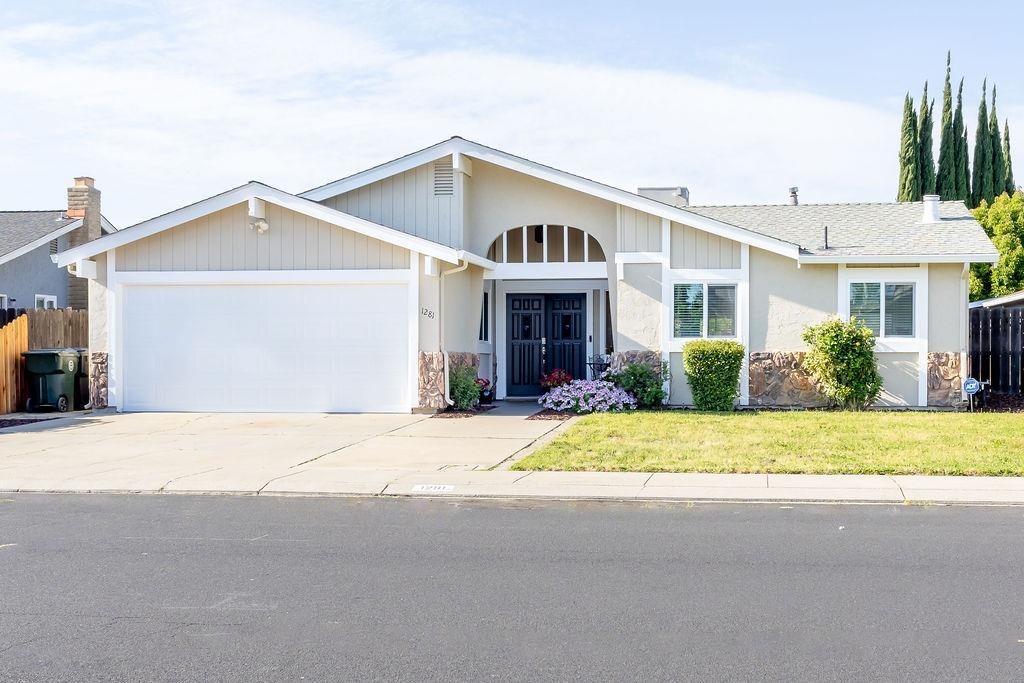 Photo of 1281 Sand Castle Wy in Manteca, CA