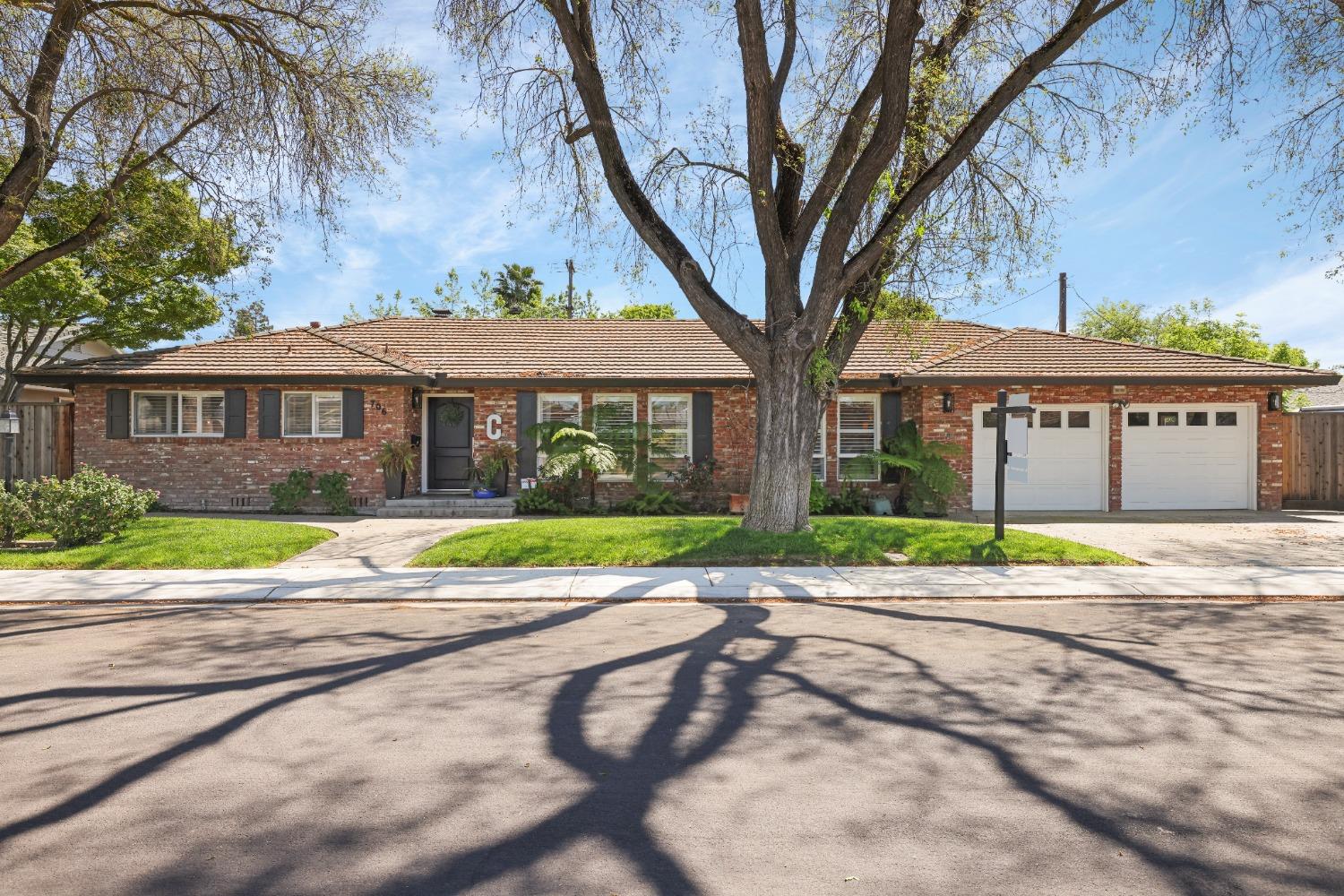 Photo of 706 Fleetwood Dr in Modesto, CA
