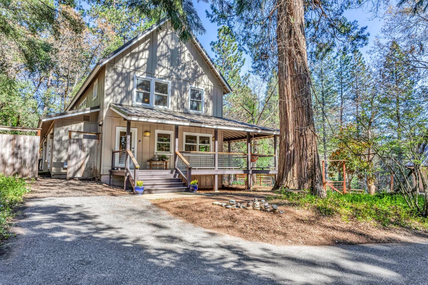 Detail Gallery Image 2 of 46 For 11191 Silver Willow Ln, Nevada City,  CA 95959 - 4 Beds | 3 Baths