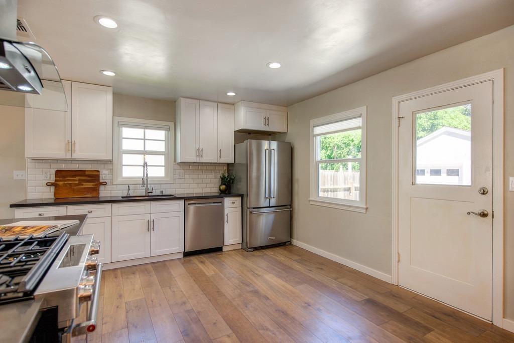 Detail Gallery Image 21 of 51 For 2273 8th Ave, Sacramento,  CA 95818 - 3 Beds | 2 Baths