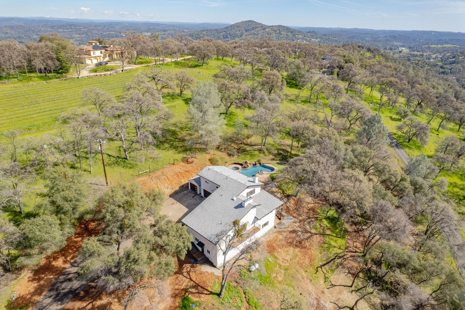 Detail Gallery Image 12 of 98 For 1241 Arrowbee Dr, Placerville,  CA 95667 - 6 Beds | 4 Baths