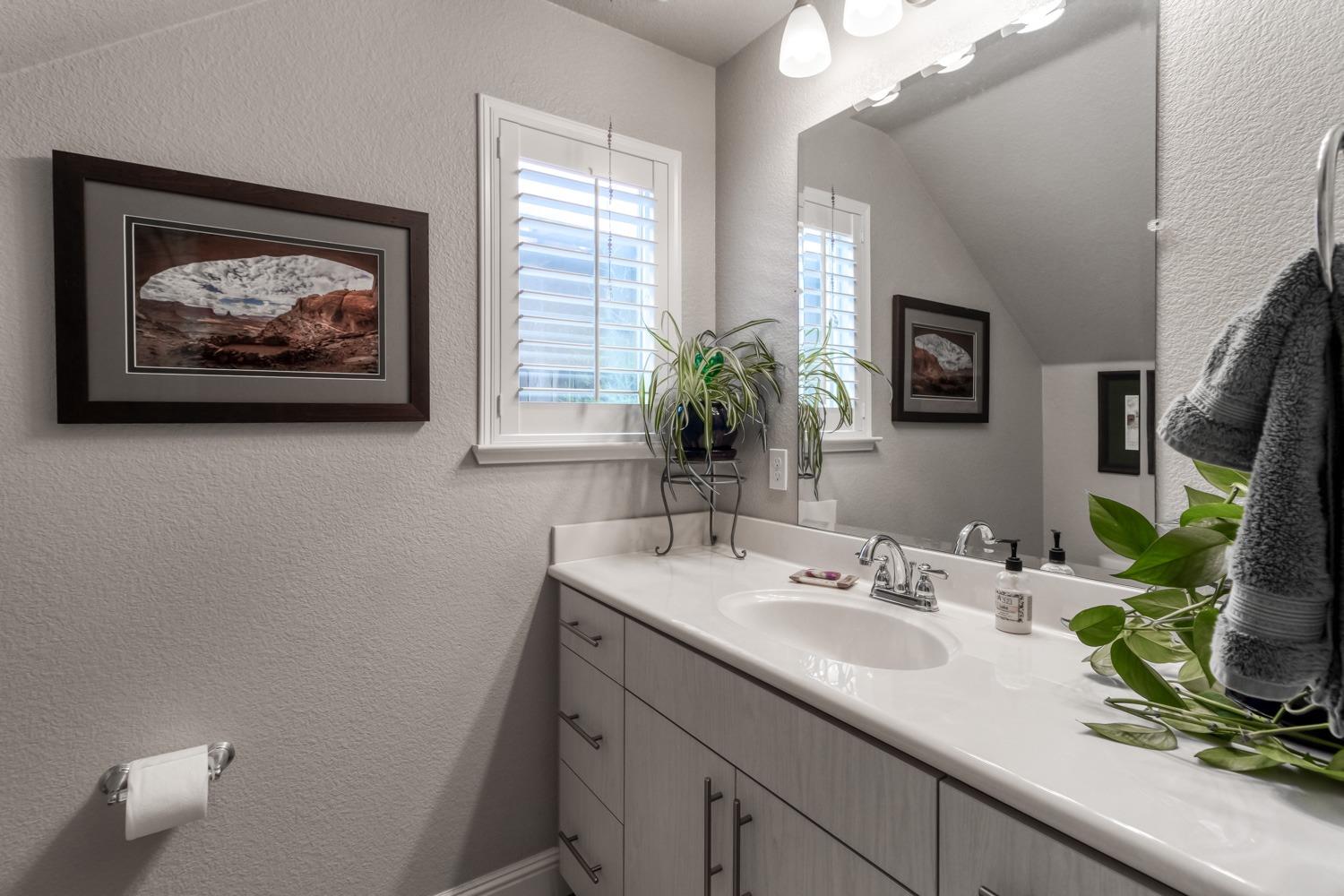 Detail Gallery Image 14 of 30 For 2618 Petal Way, Lodi,  CA 95242 - 3 Beds | 2/1 Baths