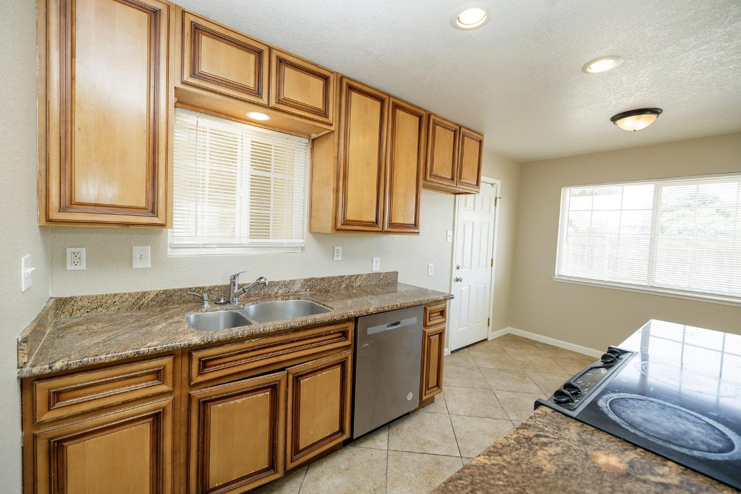 Detail Gallery Image 17 of 39 For 4932 Brooklyn Ct, Modesto,  CA 95357 - 3 Beds | 2 Baths