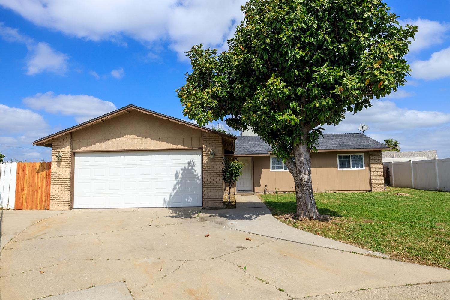 Detail Gallery Image 1 of 39 For 4932 Brooklyn Ct, Modesto,  CA 95357 - 3 Beds | 2 Baths