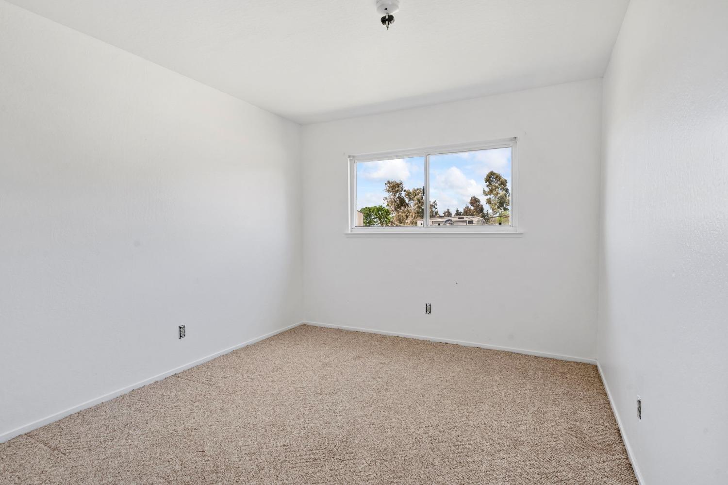 Detail Gallery Image 26 of 67 For 12676 E Harney Ln, Lodi,  CA 95240 - 5 Beds | 2 Baths