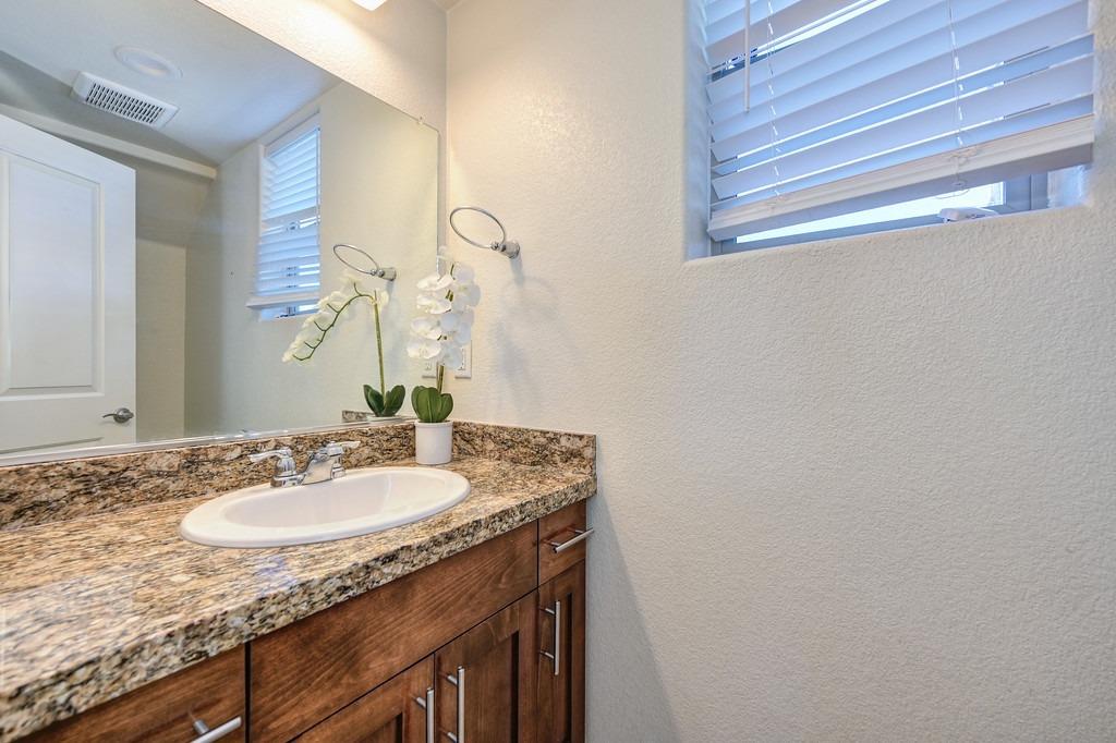 Detail Gallery Image 14 of 31 For 3743 Immaculata Way, Sacramento,  CA 95838 - 4 Beds | 2/1 Baths