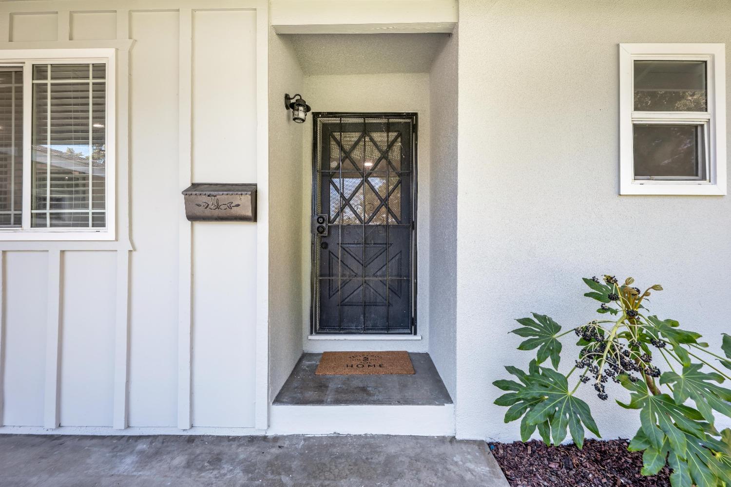 Detail Gallery Image 6 of 41 For 5704 Raybel Ave, Sacramento,  CA 95841 - 3 Beds | 1/1 Baths
