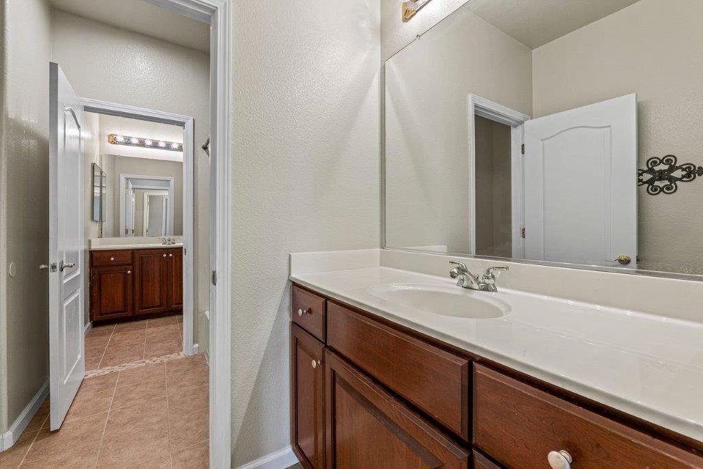 Detail Gallery Image 32 of 60 For 6500 Aster Ct, Rocklin,  CA 95765 - 5 Beds | 2/1 Baths