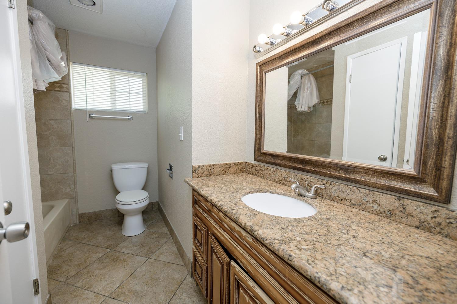 Detail Gallery Image 27 of 39 For 4932 Brooklyn Ct, Modesto,  CA 95357 - 3 Beds | 2 Baths
