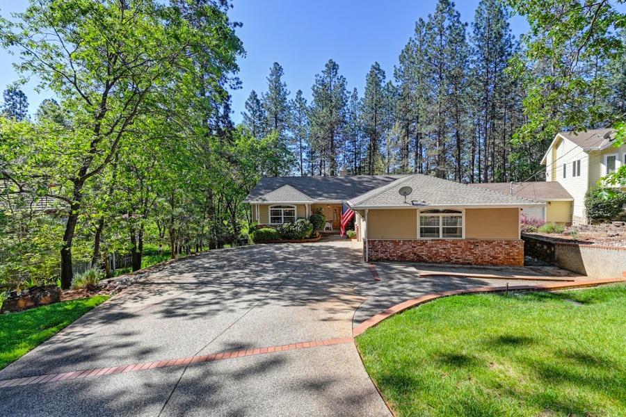 Photo of 10909 Lower Circle Dr in Grass Valley, CA
