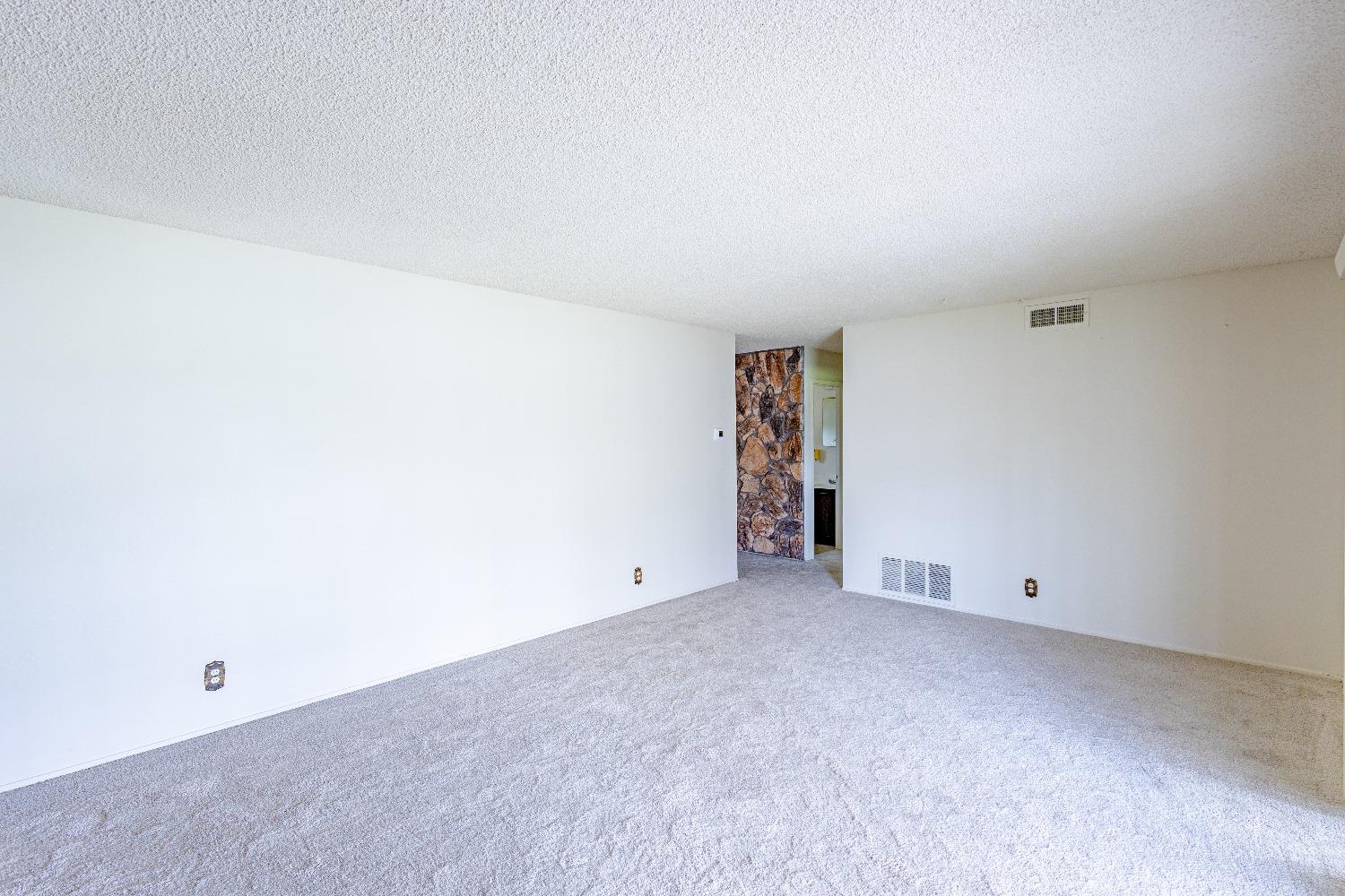 Detail Gallery Image 7 of 29 For 4627 Bruning Ct, Sacramento,  CA 95823 - 3 Beds | 2 Baths