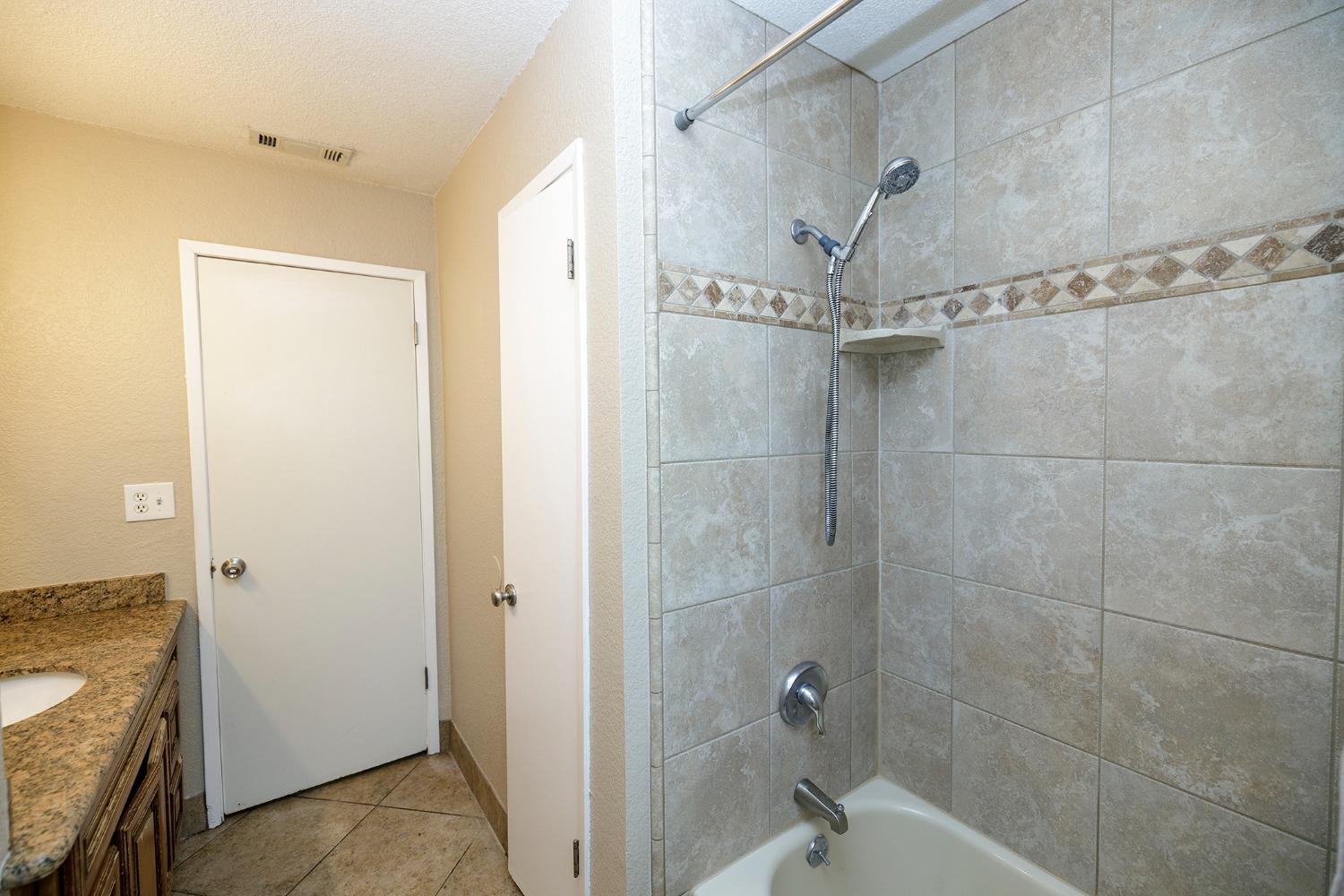 Detail Gallery Image 28 of 39 For 4932 Brooklyn Ct, Modesto,  CA 95357 - 3 Beds | 2 Baths