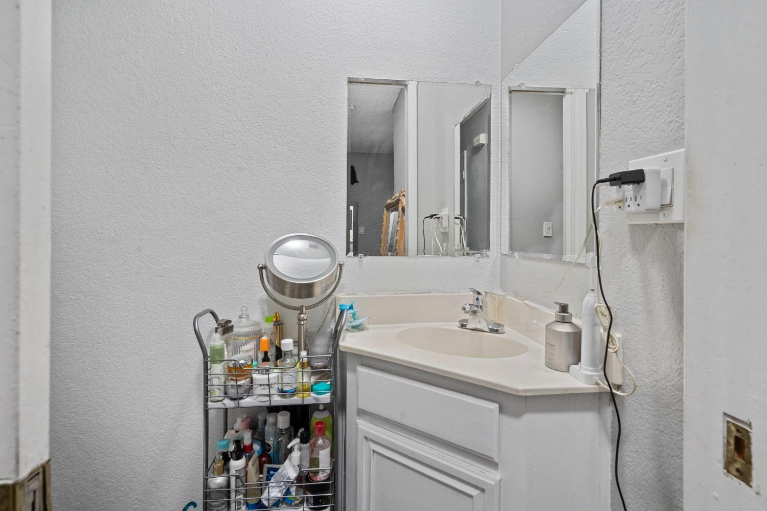 Detail Gallery Image 8 of 30 For 3075 Peppermill Cir, Pittsburg,  CA 94565 - 2 Beds | 1/1 Baths